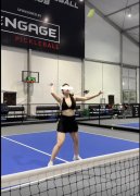 Gái xinh diện đồ hở chơi Pickleball lên tiếng phản pháo trước chỉ trích