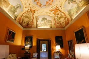 Biệt thự cổ 500 năm tuổi có giá bán cao nhất thế giới trông đẹp cỡ nào?