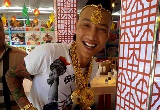 Huấn 'Hoa Hồng' bị đưa đi cai nghiện bắt buộc