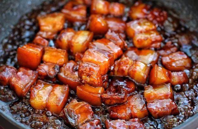 Bác sĩ cảnh báo: Thói quen thắng đường tạo màu kho thịt, cá của các bà nội trợ là tự hại sức khỏe