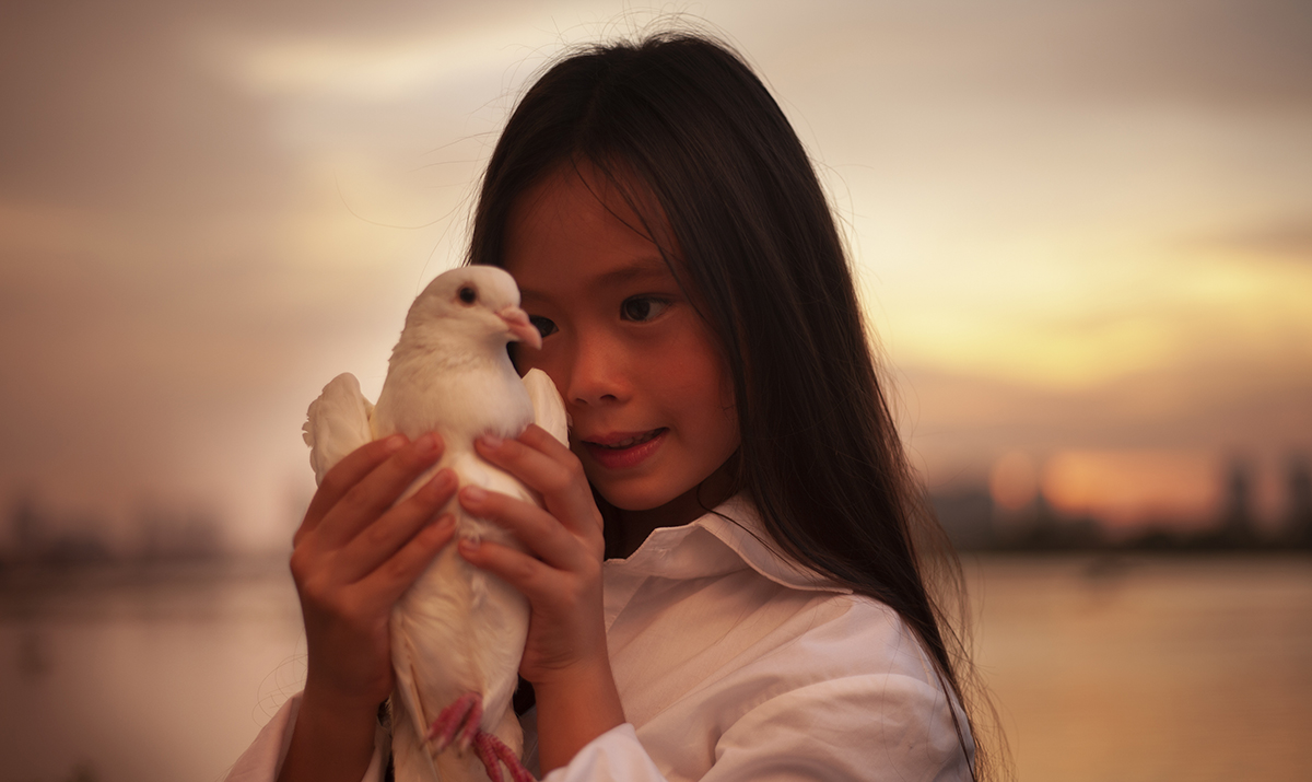 Con gái Đoan Trang hát 'Cho con'