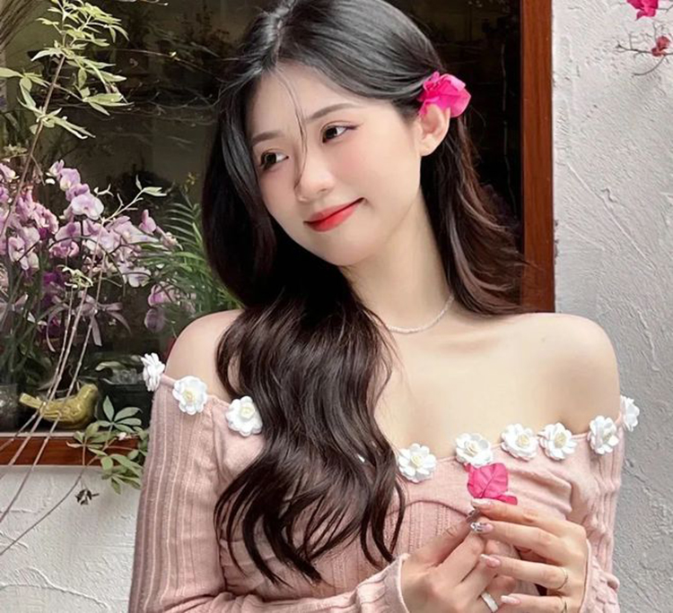 Những cô gái nặng cân thích khoe vóc dáng