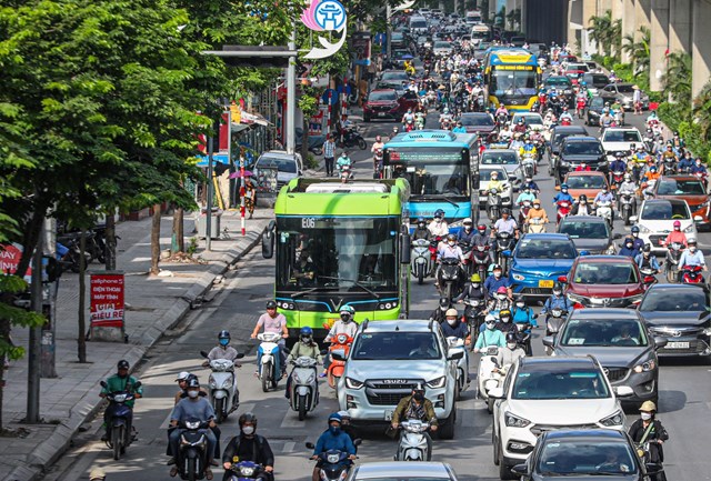 Hà Nội: 9 tháng đầu năm vận tải hành khách công cộng hút hơn 417 triệu hành khách