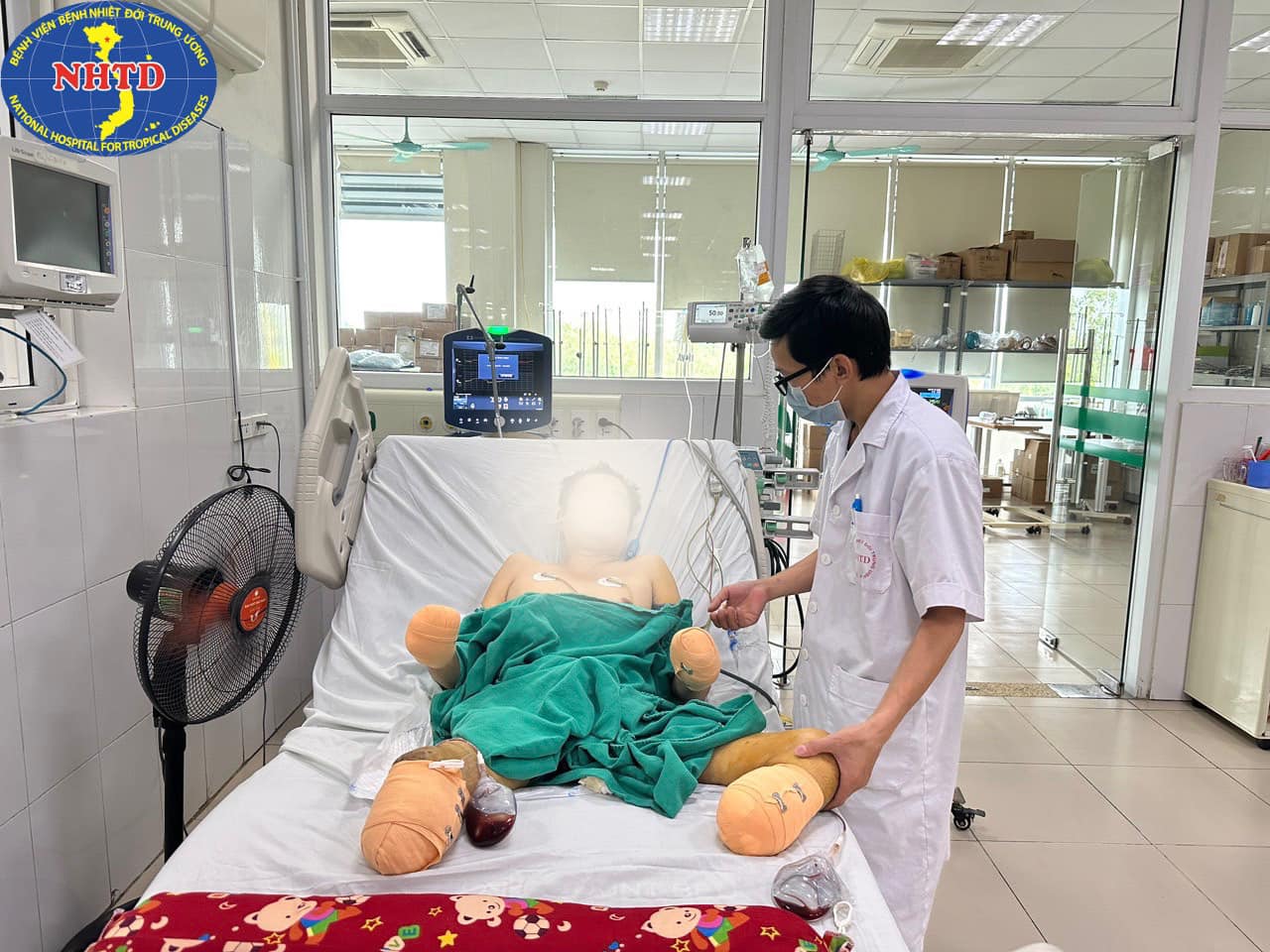 Mắc liên cầu lợn phải cắt cụt chân tay sau khi ăn lòng mua ở chợ
