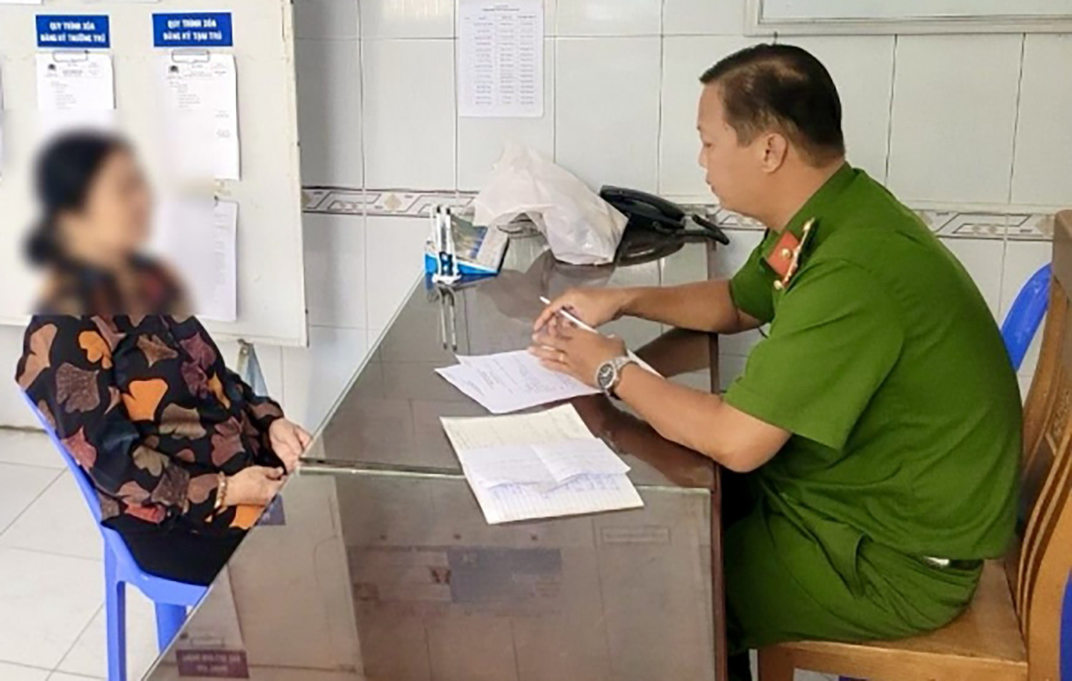 Phút 89 suýt mất 1 tỷ đồng với nhóm tự xưng 'đội điều tra phòng chống tội phạm'
