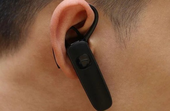 Nam thanh niên bị điếc đột ngột vì thói quen thường gặp ở người trẻ
