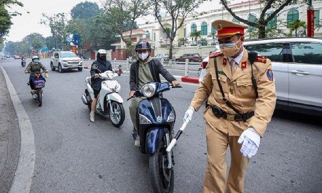 Từ 1/1/2025: Những hành vi người đi xe máy tuyệt đối không được làm, ai cũng nên biết rõ