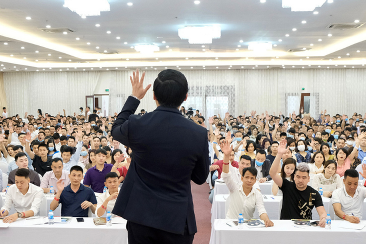 Cổ phiếu công ty của 'chuyên gia bất động sản được trả phí cao số 1 Việt Nam' bị cắt margin