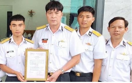 Vùng 5 hải quân trao 'Nhà đồng đội' cho quân nhân có hoàn cảnh khó khăn